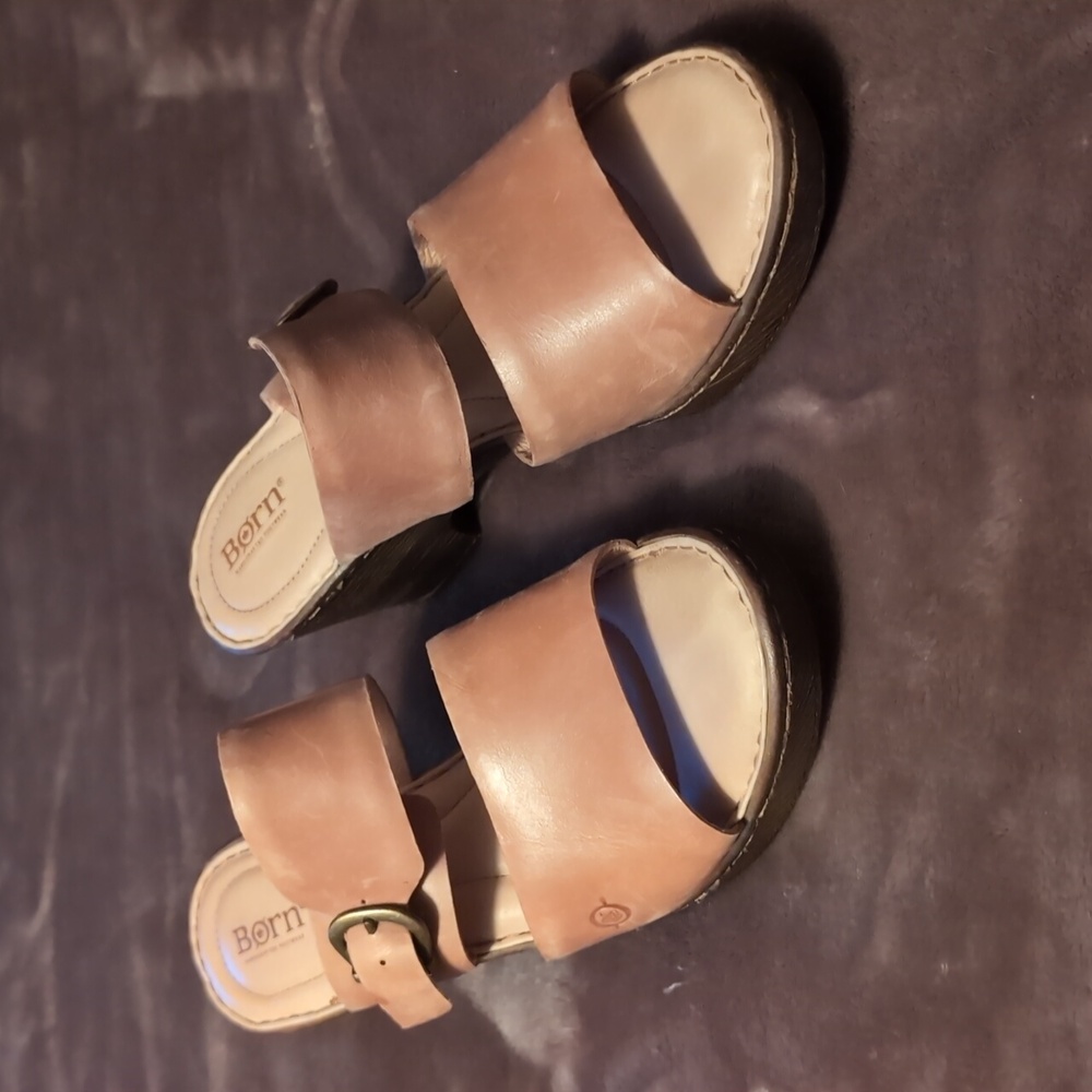 Born sandal